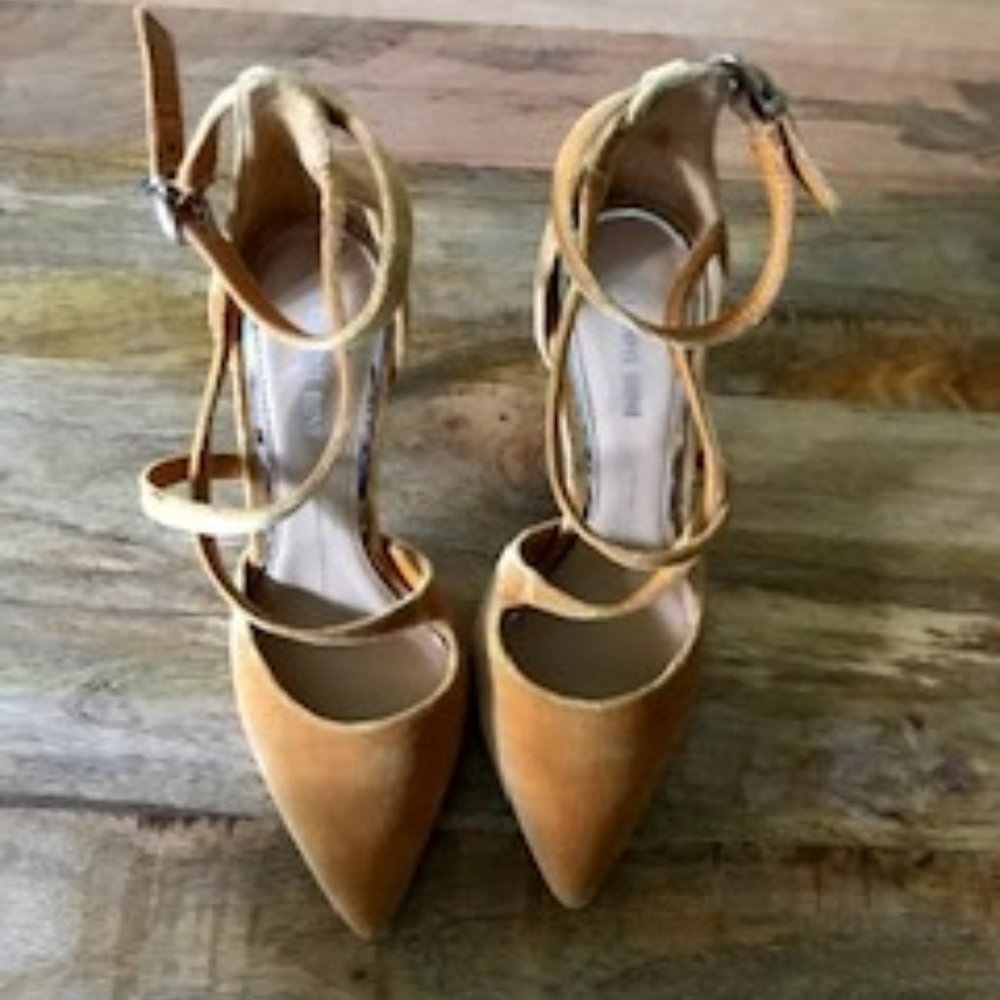 Gianni Bini Strappy Pointy Toe 4.5" Heel -Sz. 6.5